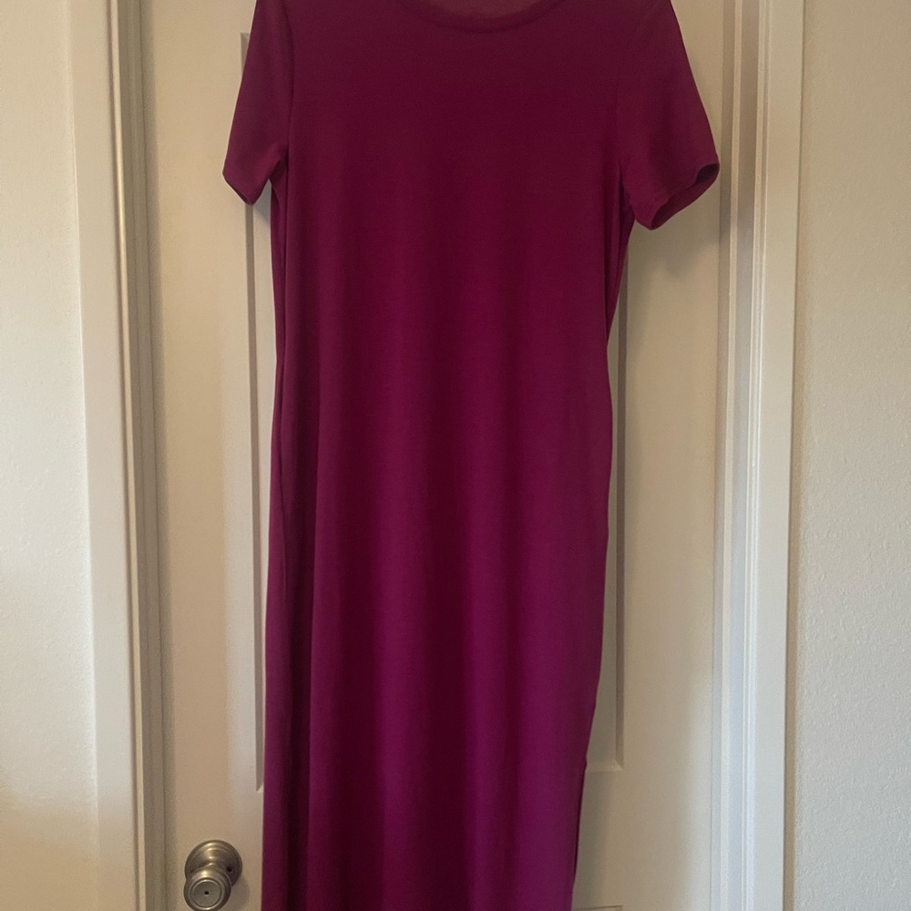 Midi Scoop-Neck Short-Sleeve Dress in Magenta